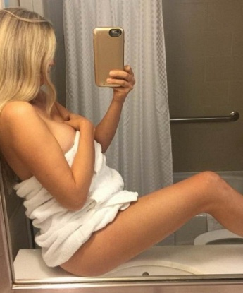 В моих объятьях ты почувствуешь себя желанным и желаемым. Живу в Москве и готова показать тебе все ее красоты и прелести. Мои услуги направлены на удовлетворение твоих самых горячих фантазий. Я опытна и воплощу все твои сокровенные желания. Ты можешь наслаждаться моими нежными руками и губами, а также разнообразными интимными услугами. У меня есть отличные отзывы и специальные фото, чтобы ты мог оценить всю мою красоту. Жду тебя, чтобы исполнить все твои сокровенные мечты. 💋😘🔥 6833, 25 лет